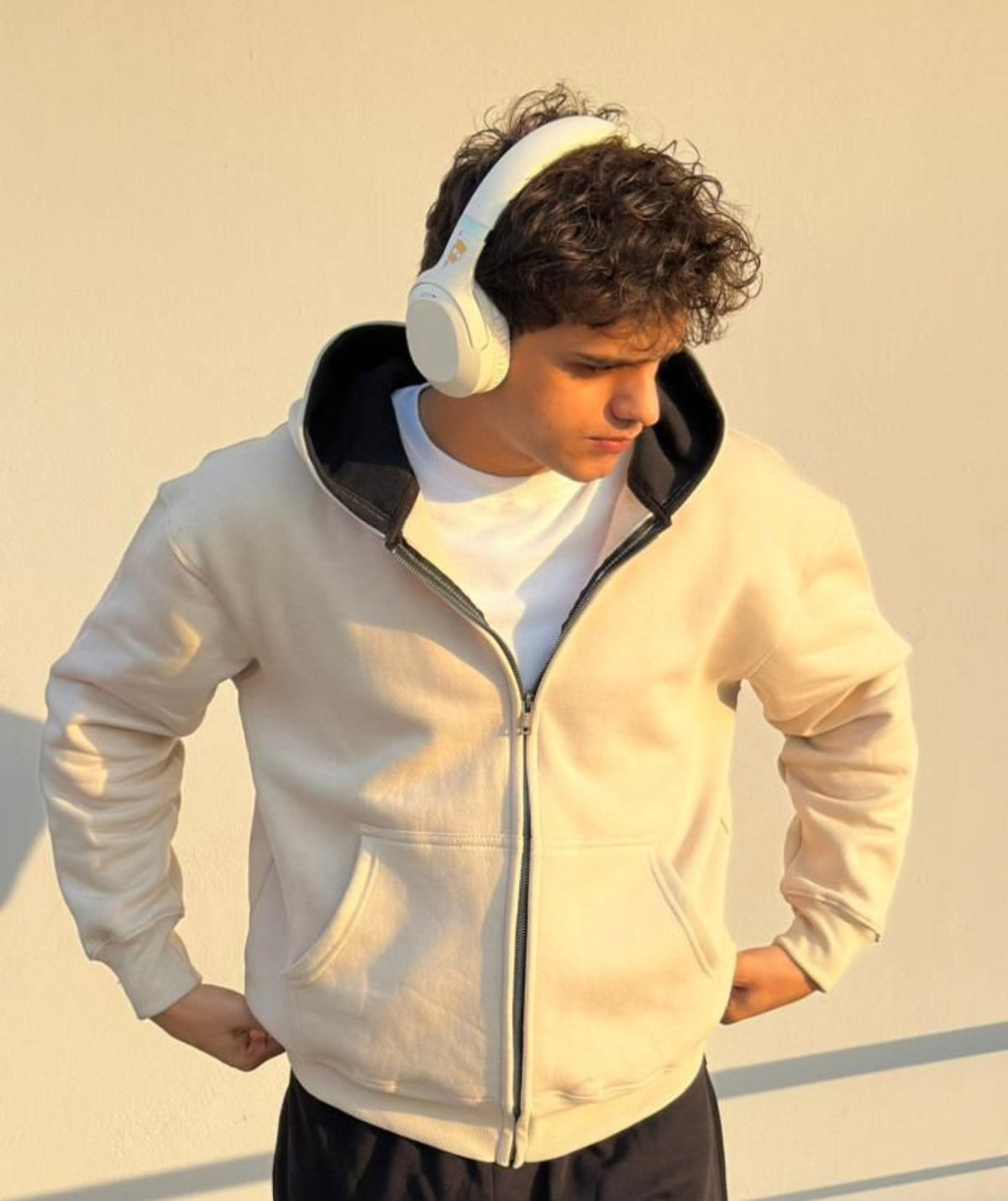 Sweat à capuche zippé oversize épais crème